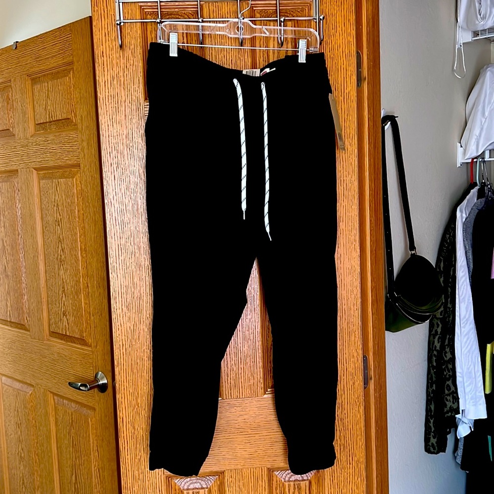 Levi’s nwt joggers